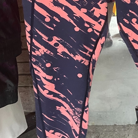 North Face Leggings Peach and Blue 3/4 Length - Picture 11 of 13